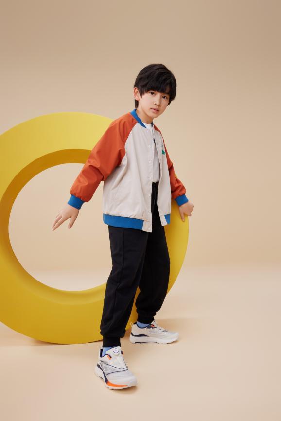 上涨趋势功能性儿童运动鞋成“刚需”球盟会登录平台入口热爱运动人群呈(图2)