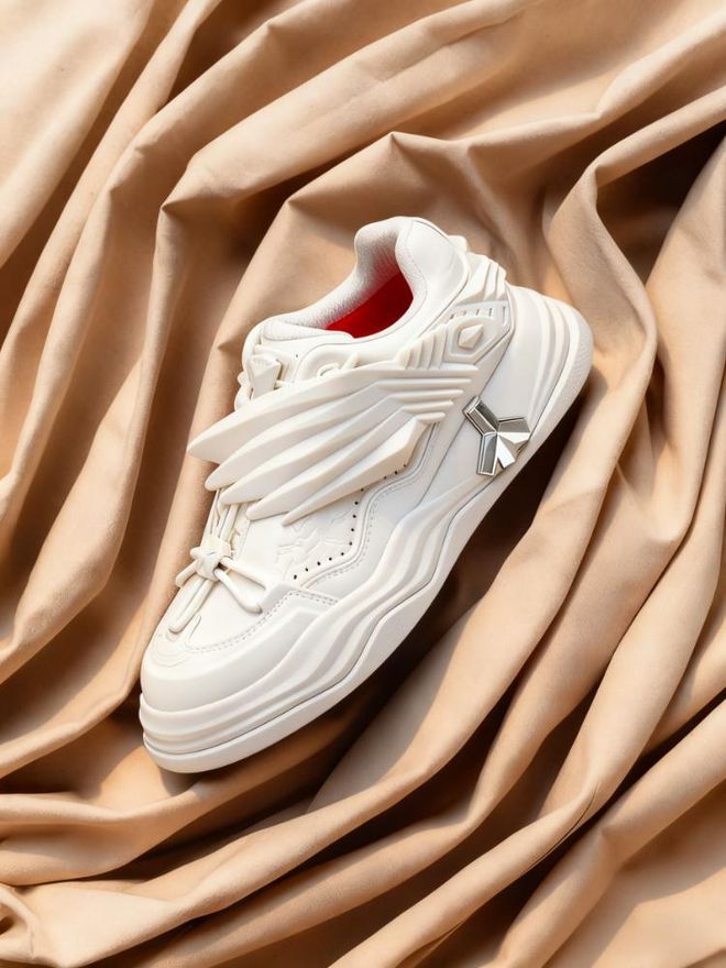 结合：玖贰幺“和平鞋”解析传统工艺与现代设计的完美(图2)